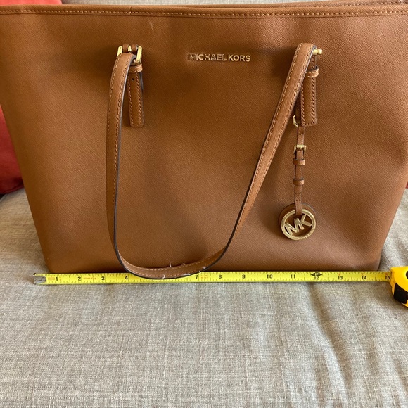 Michael Kors large tote work bag. - Picture 8 of 9